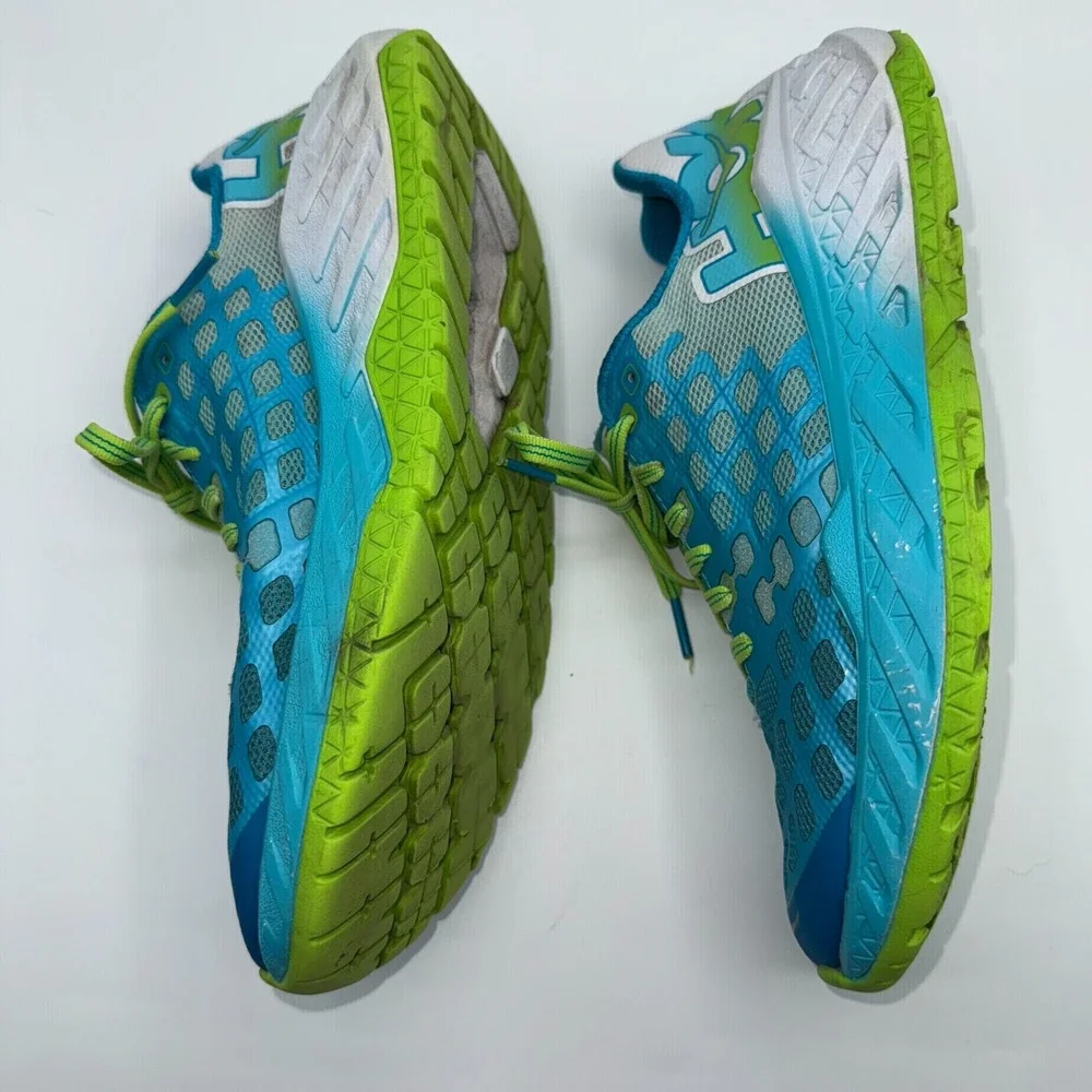 Hoka One One hoka one
